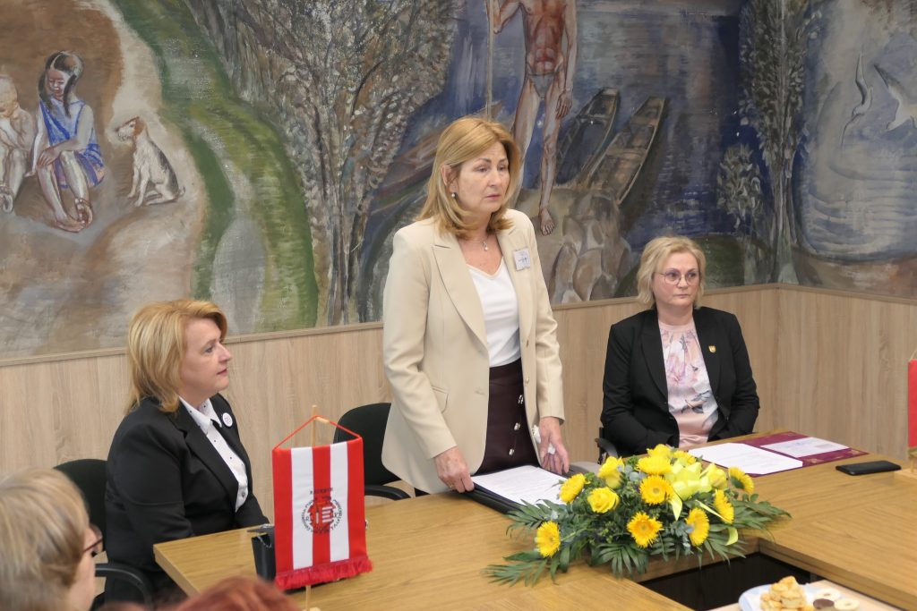 Megbízólevél átadás