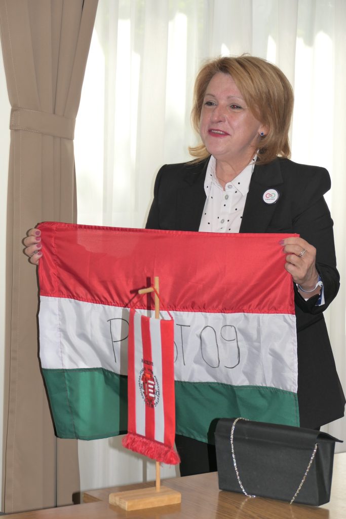 Megbízólevél átadás